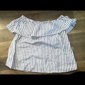 Off shoulder crop shirt